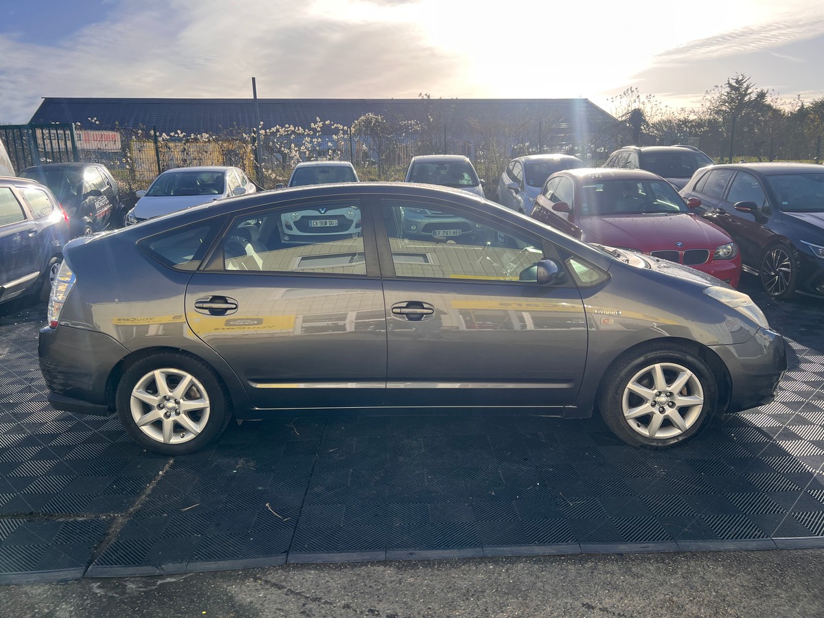 Toyota Prius Berline 77cv Boîte auto - VEHICULE EN TRES BON ETAT - RIEN A PREVOIR