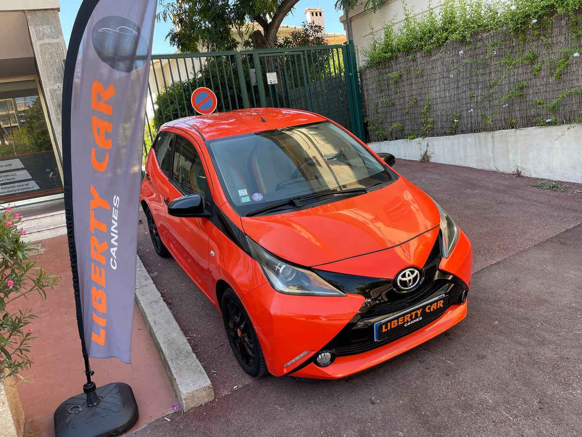 Toyota Aygo 1.0 VVTI 69CV /1er Main / GPS / Caméra / 5 portes