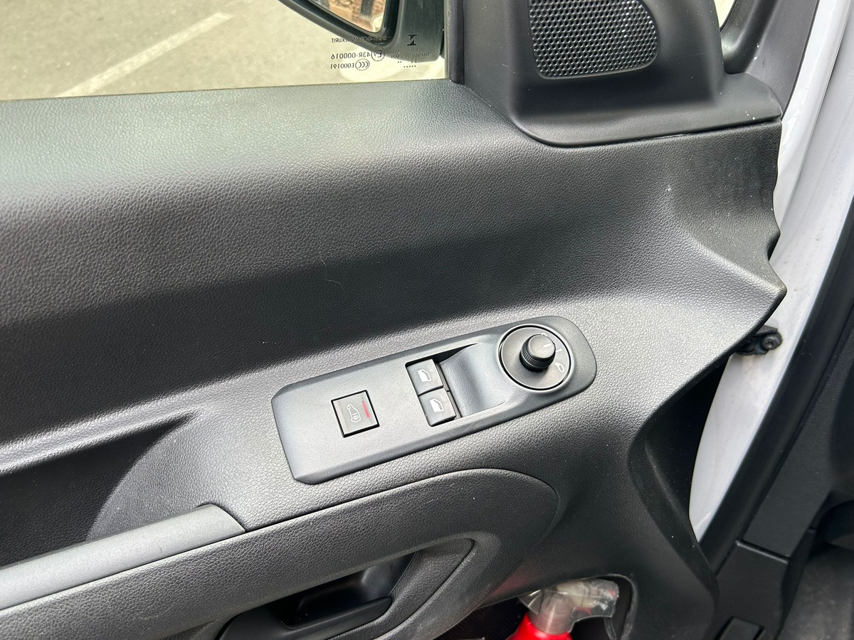 Peugeot Partner III (2) FOURGON 1.5 STANDARD 650 KG PREMIUM BVM6