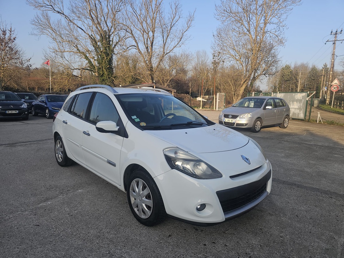 RENAULT Clio Estate 1.5 85CH PAIEMENT EN 10 FOIS JUSQU'A 3500 EUR