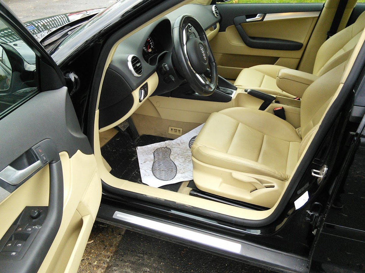 Audi A3 Sportback 1.8 tfsi 160 BOITE AUTOMATIQUE première main Carnet entretien