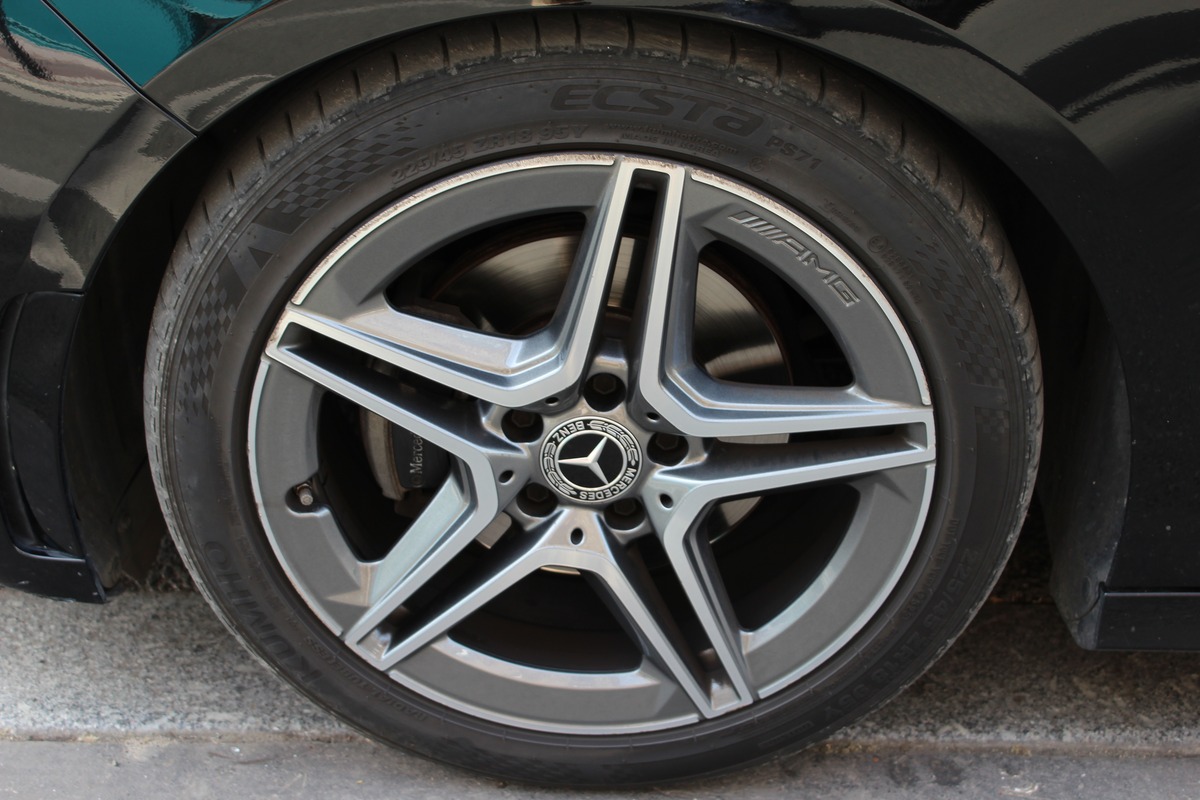 Mercedes Benz CLASSE B III 180 D AMG LINE 7G-DCT  (attelage)