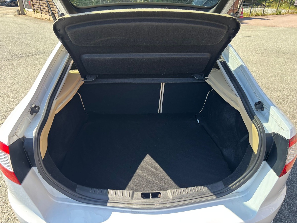 Ford Mondeo 2.0 TDCI GHIA - ATTELAGE- Distribution neuve - Révisé - Garantie