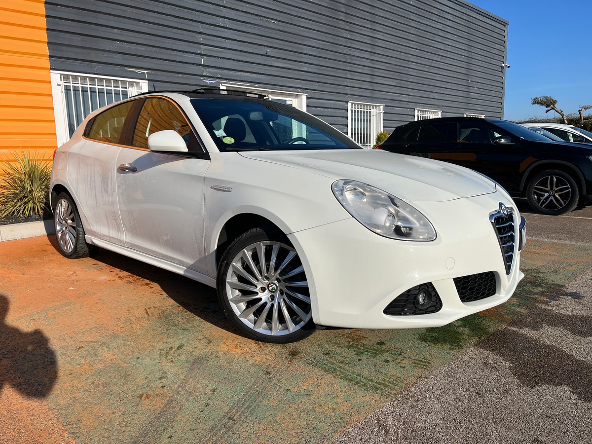 Alfa Romeo Giulietta III 1.6 JTDM 105 CH DISTINCTIVE 1ERE MAIN