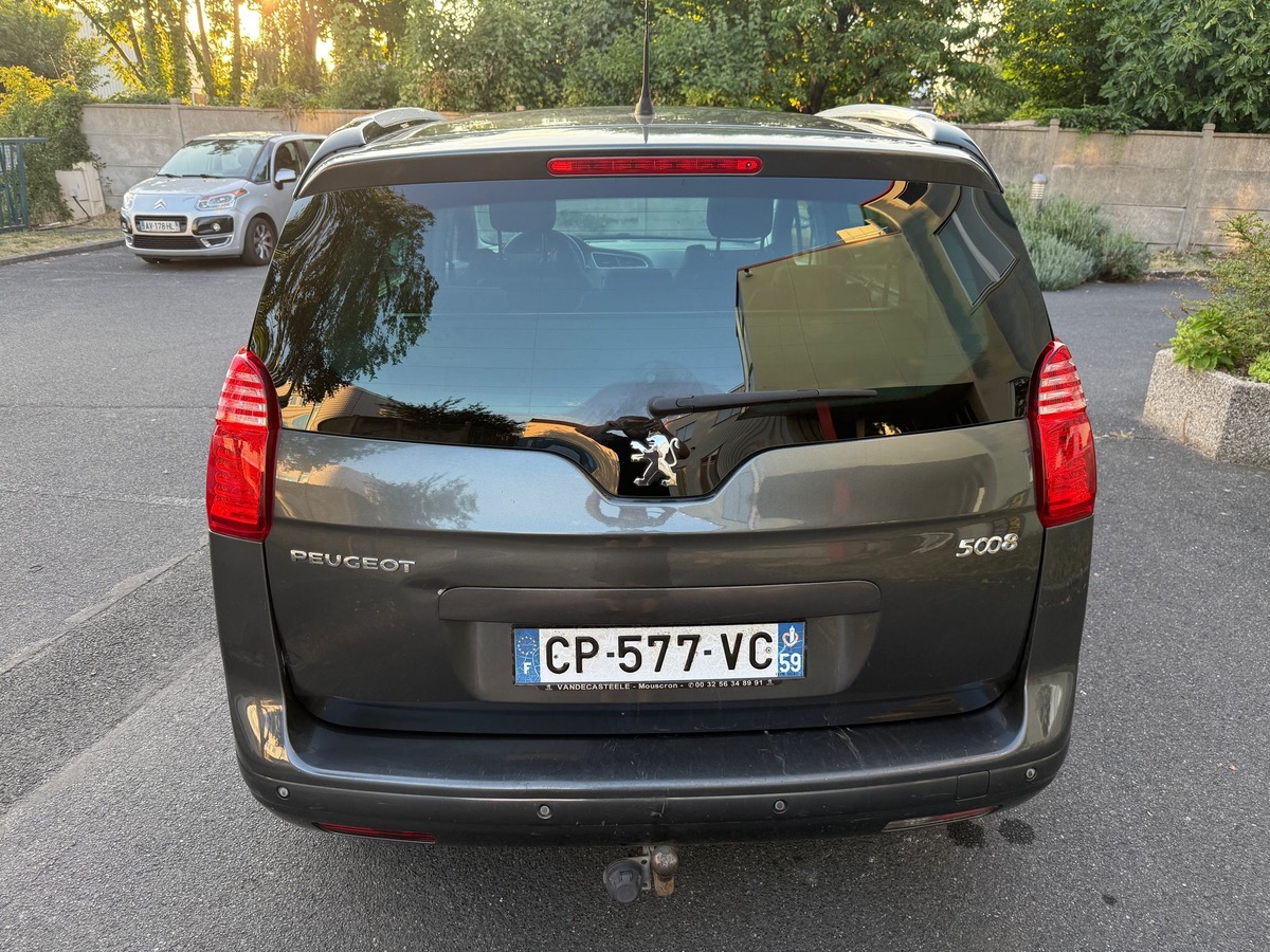 Peugeot 5008 1.6 HDI 112 CV style 1er main 7 place 4XCB