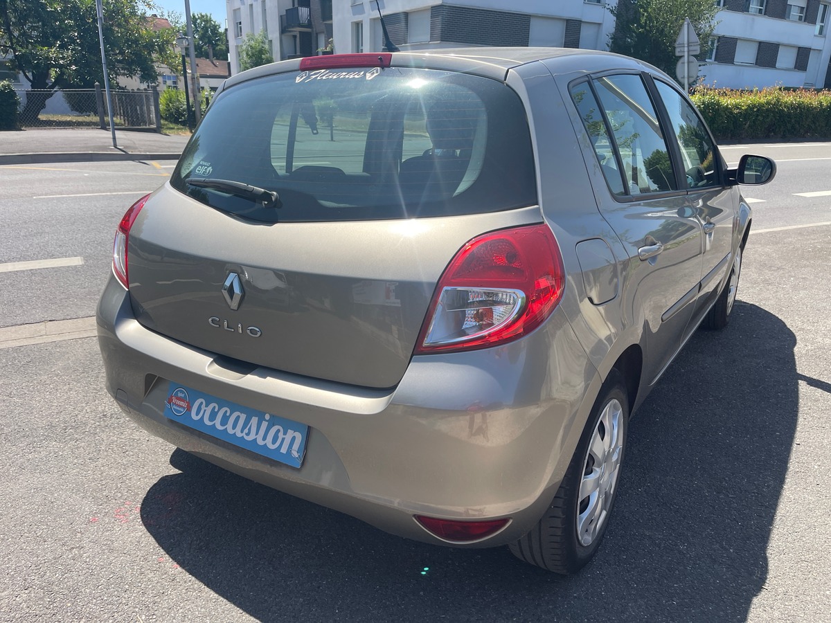 RENAULT Clio IV 1.2 EDITION