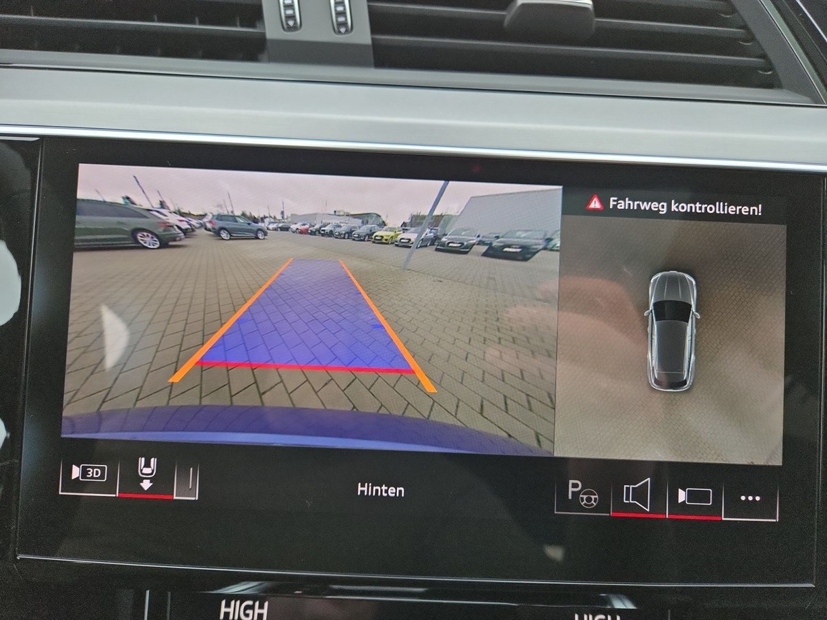 Audi SQ8 e-tron Sportback e-tron 503ch quattro Toit ouvrant Bang&Olufsen Attelage