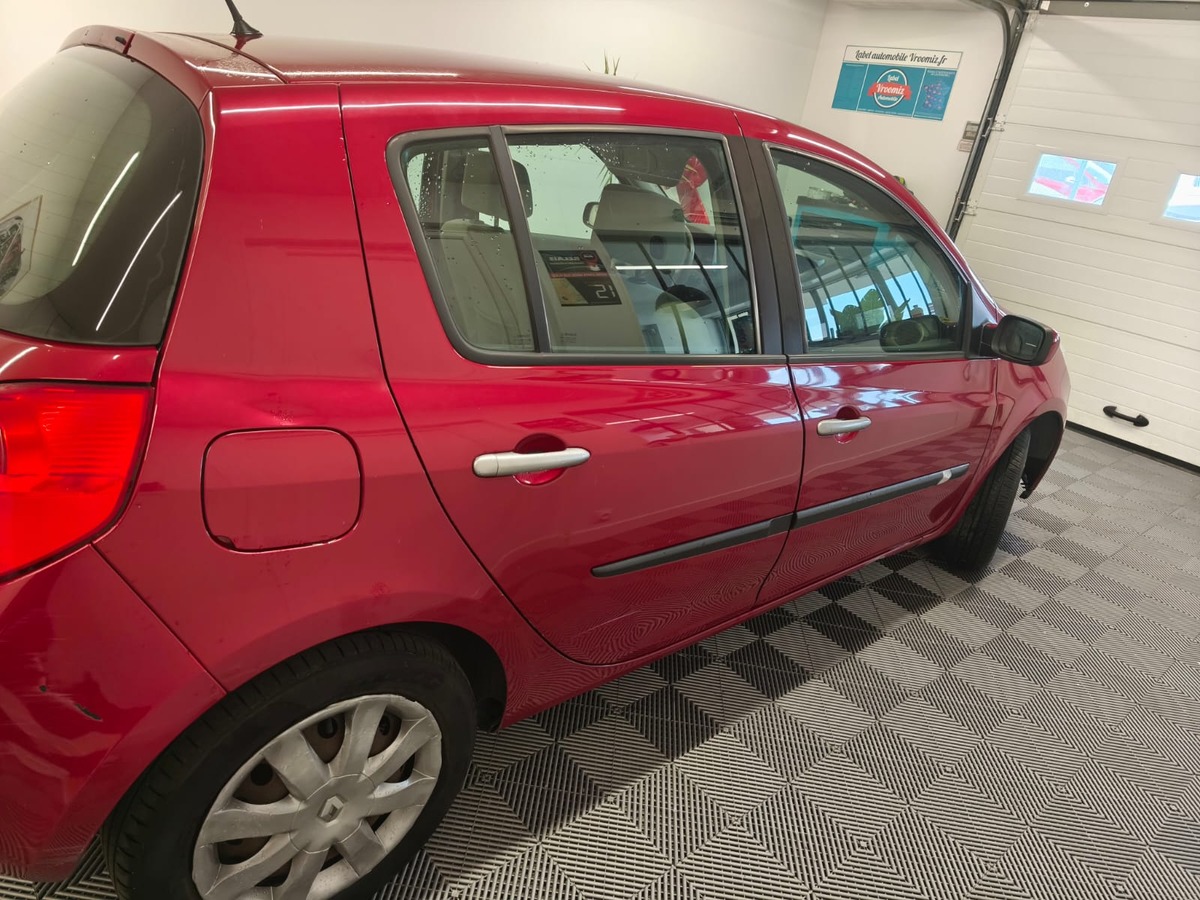 RENAULT Clio 1.5 DCI - Garantie 3 mois-