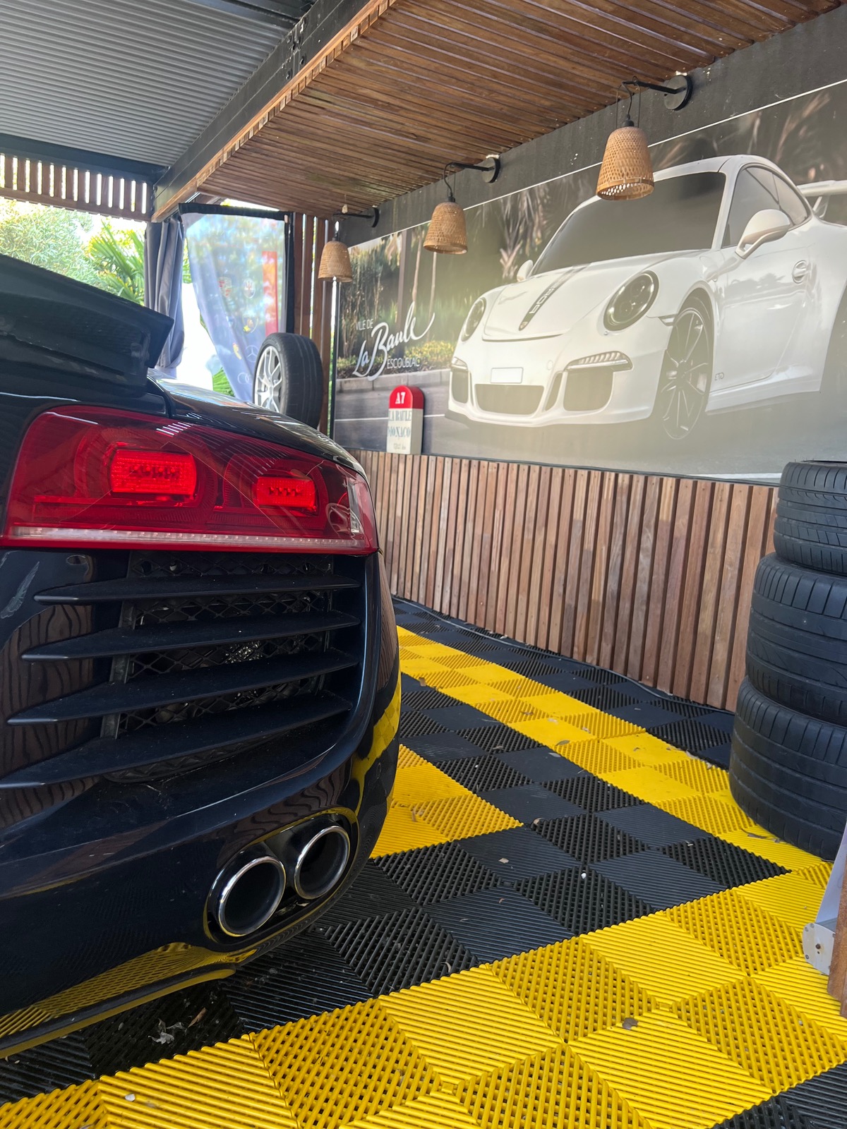 Audi R8 4.2 fsiq fass 1  entretien concessionnaire 