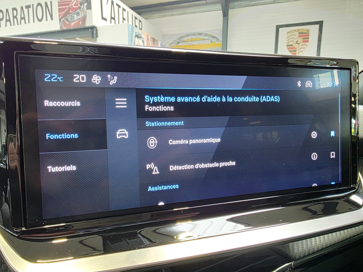 Peugeot 2008 II 130CH ALLURE BVA // ATTELAGE