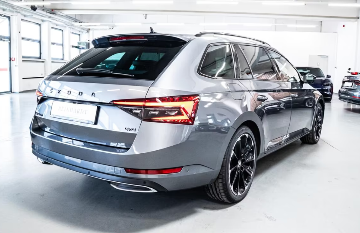 Skoda Superb Combi III 2.0 TDI 200ch SCR Sportline 4x4 DSG7 Full options