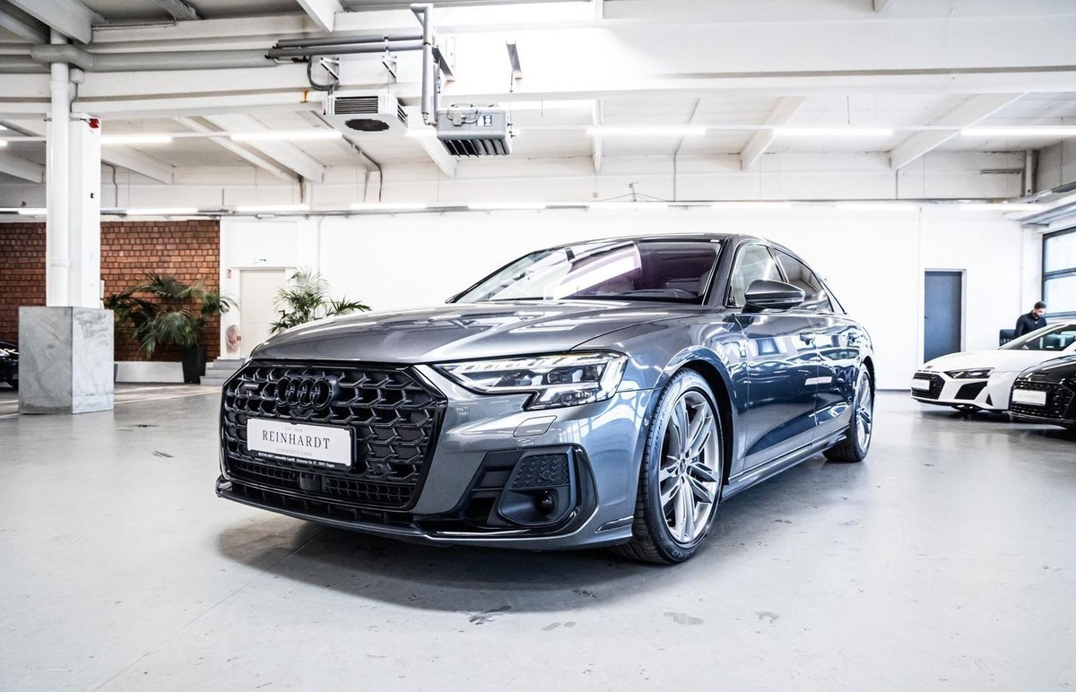 Audi A8 IV 60 TFSI e 462ch Avus quattro tiptronic 8 Toit ouvrant Bang&Olufsen