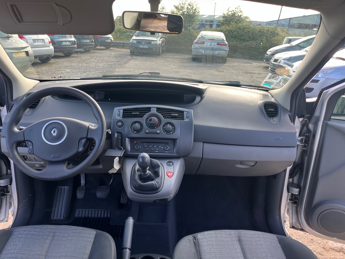 RENAULT Scenic 1.5 dci 105 ch 122038km