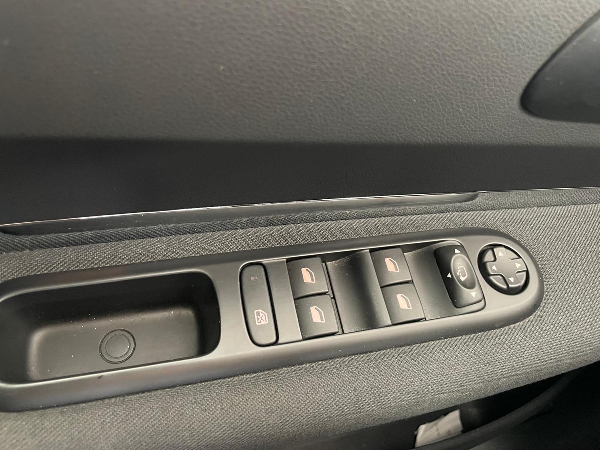 Peugeot 5008 1.6 BLUE-HDI 115 7 PLACES ALLURE