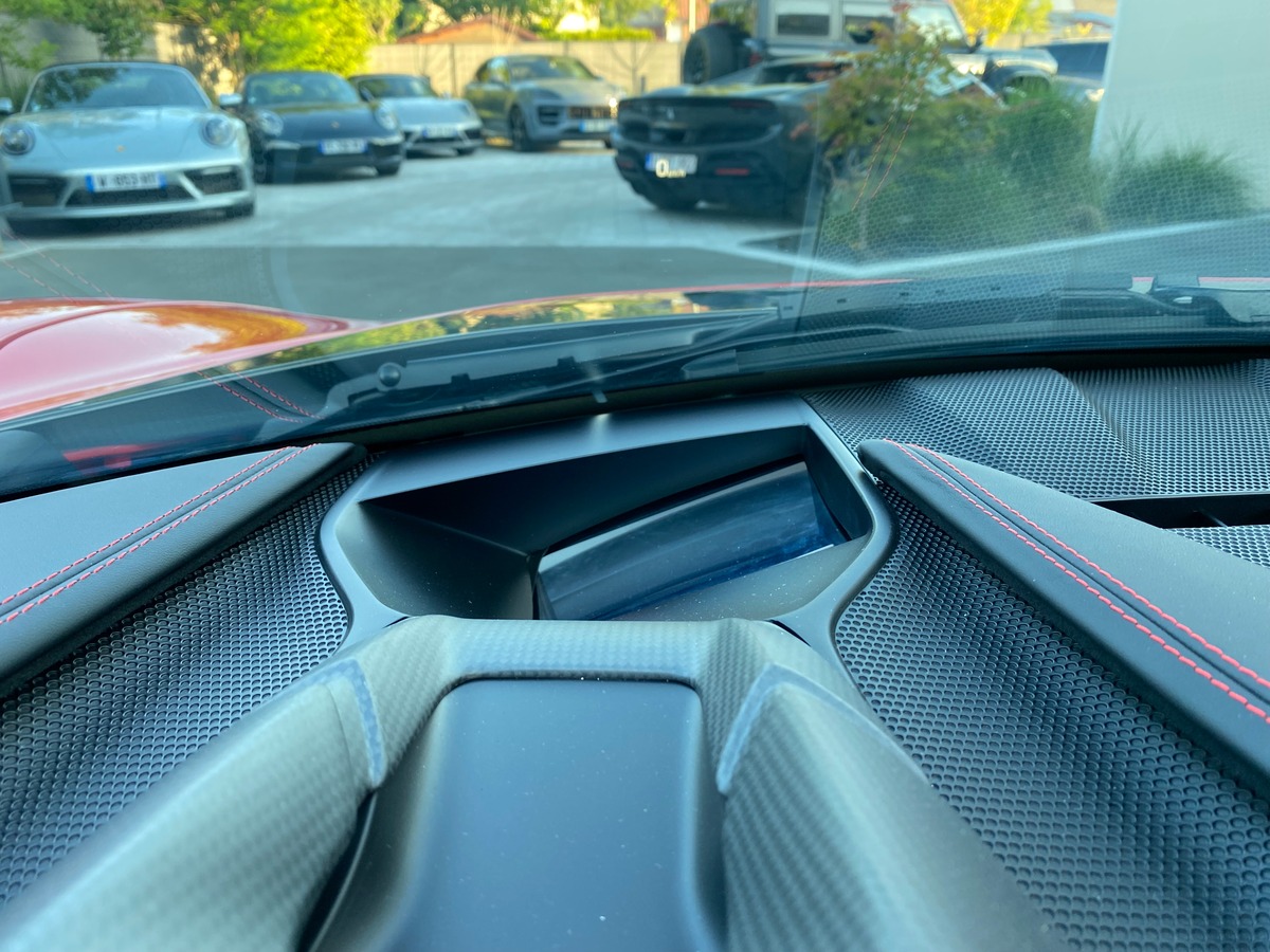 Ferrari SF90 SPIDER / TVA / 1ERE MAIN / 300 KMS