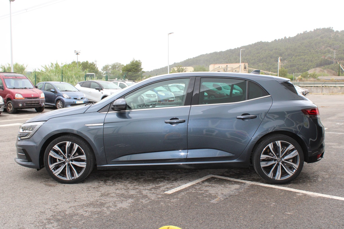 RENAULT Megane IV 1.3 TCe 140ch EDC7 Intens Suréquipée - Garantie 12 Mois