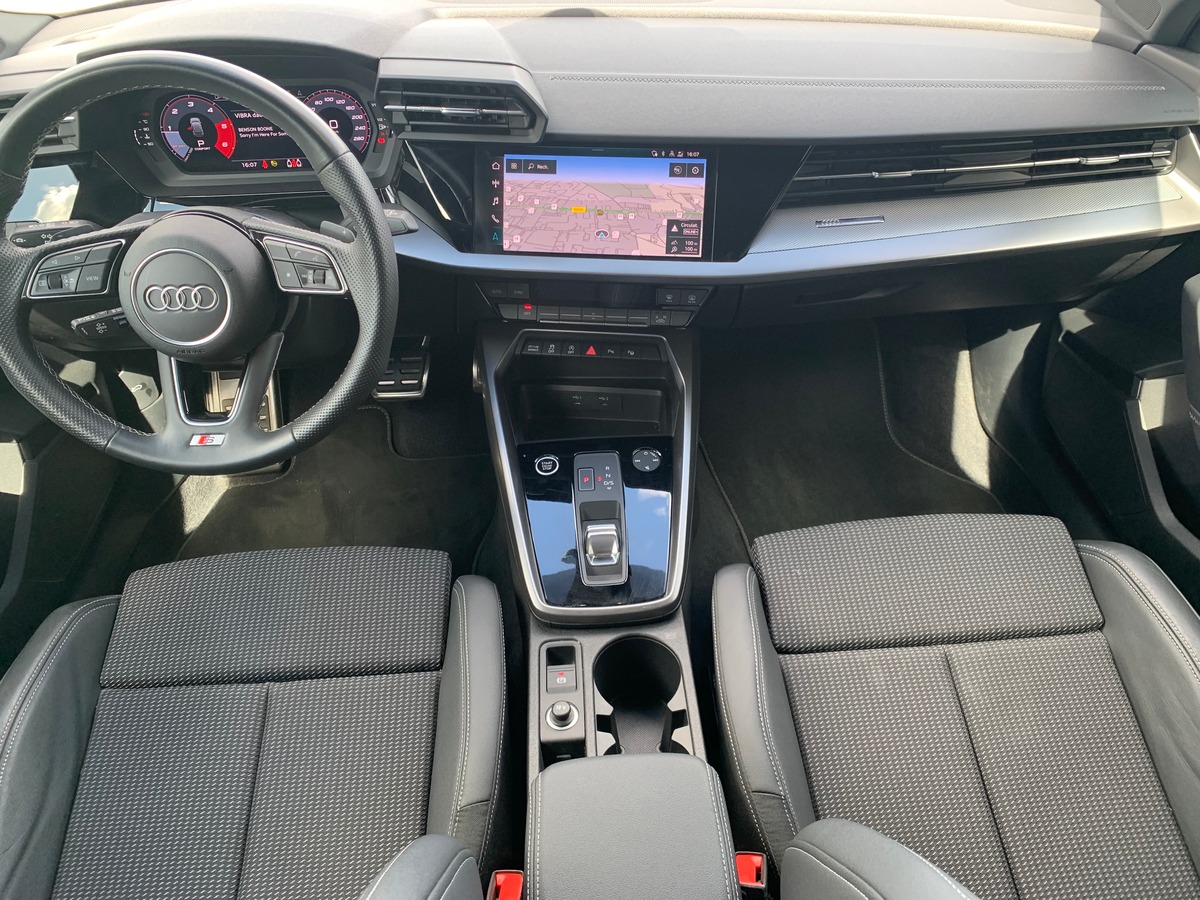 Audi A3 Sportback S-LINE