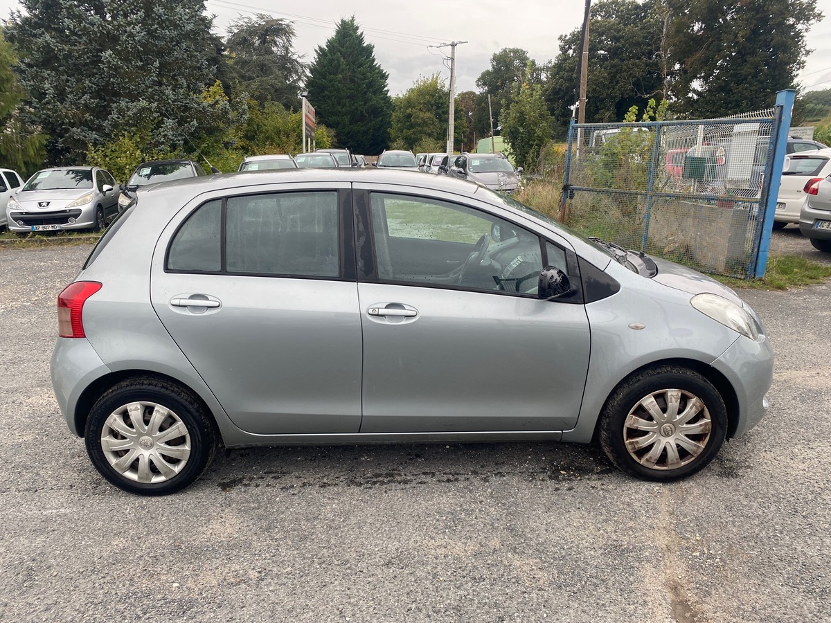 Toyota Yaris 1.3 vvti 90cv faible kilométrages 143000km