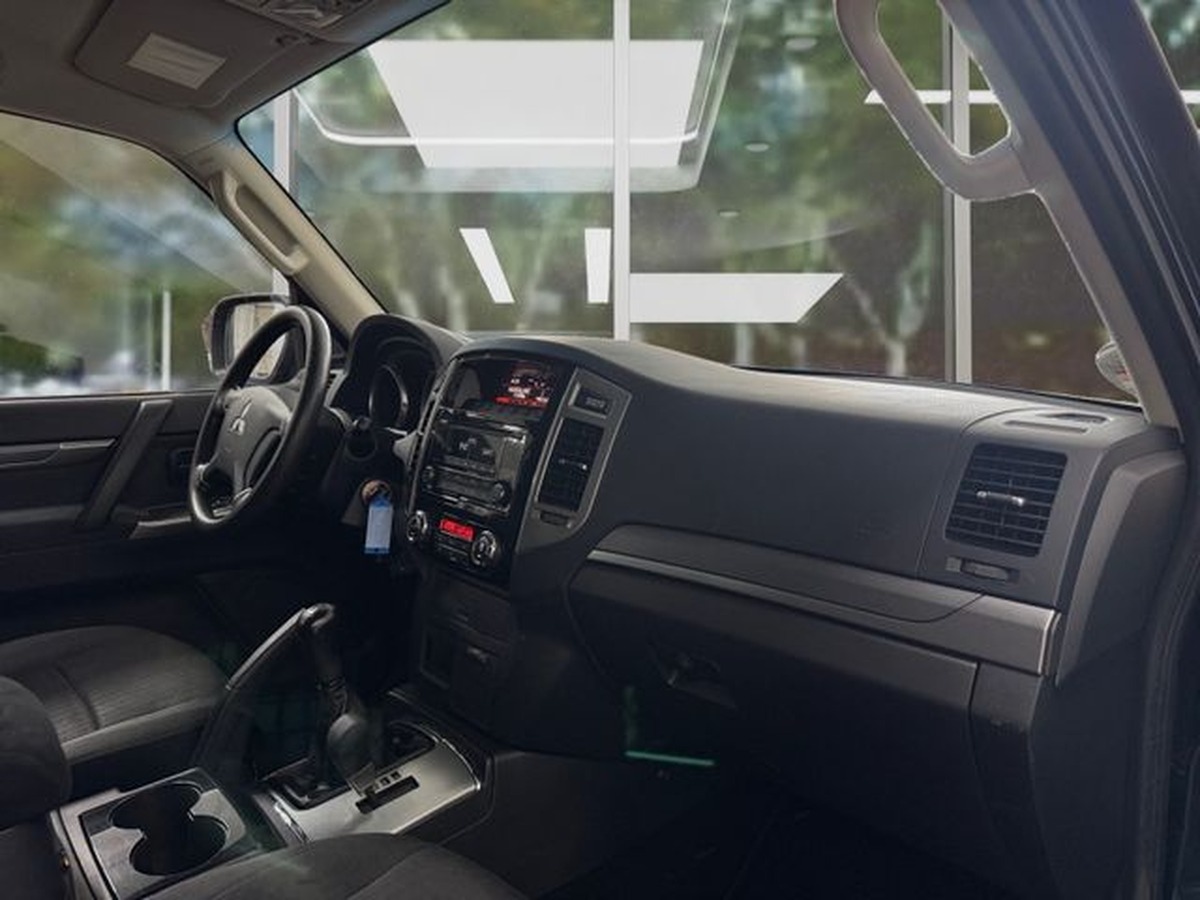 Mitsubishi Pajero 3.2 DI-D, 1ère main, inspection neuve