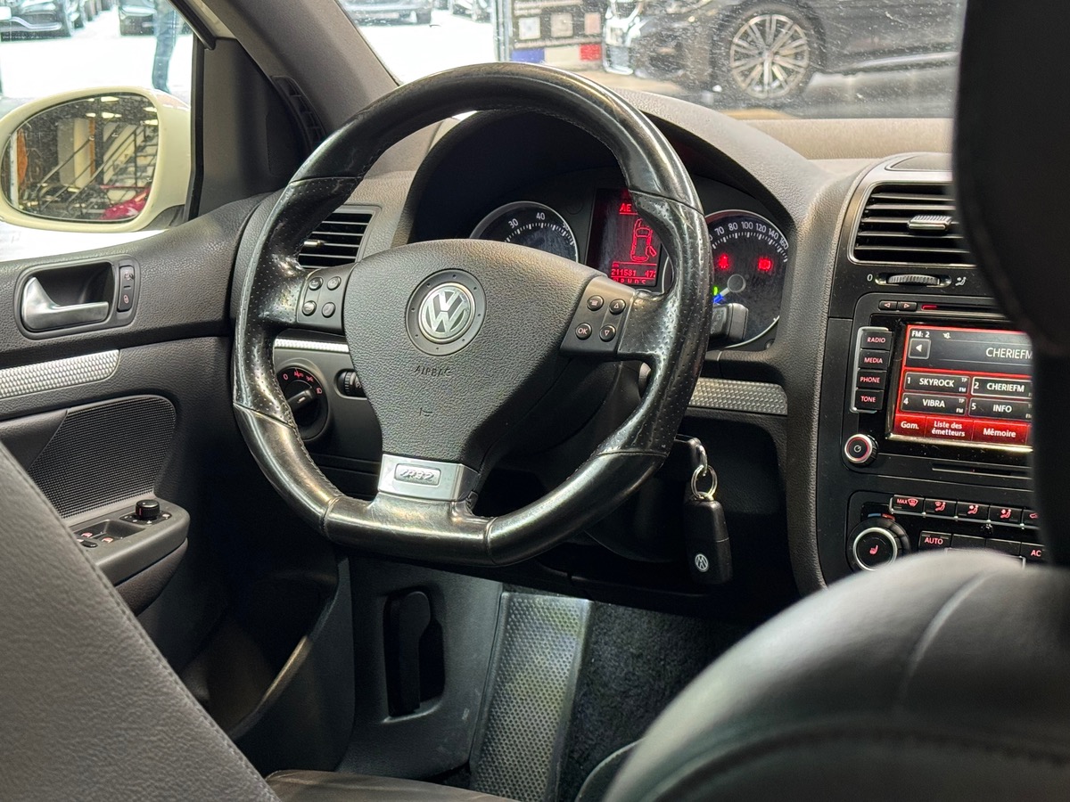Volkswagen Golf R32 4 MOTION 3.2 V6 250CV DSG TOIT OUVRANT