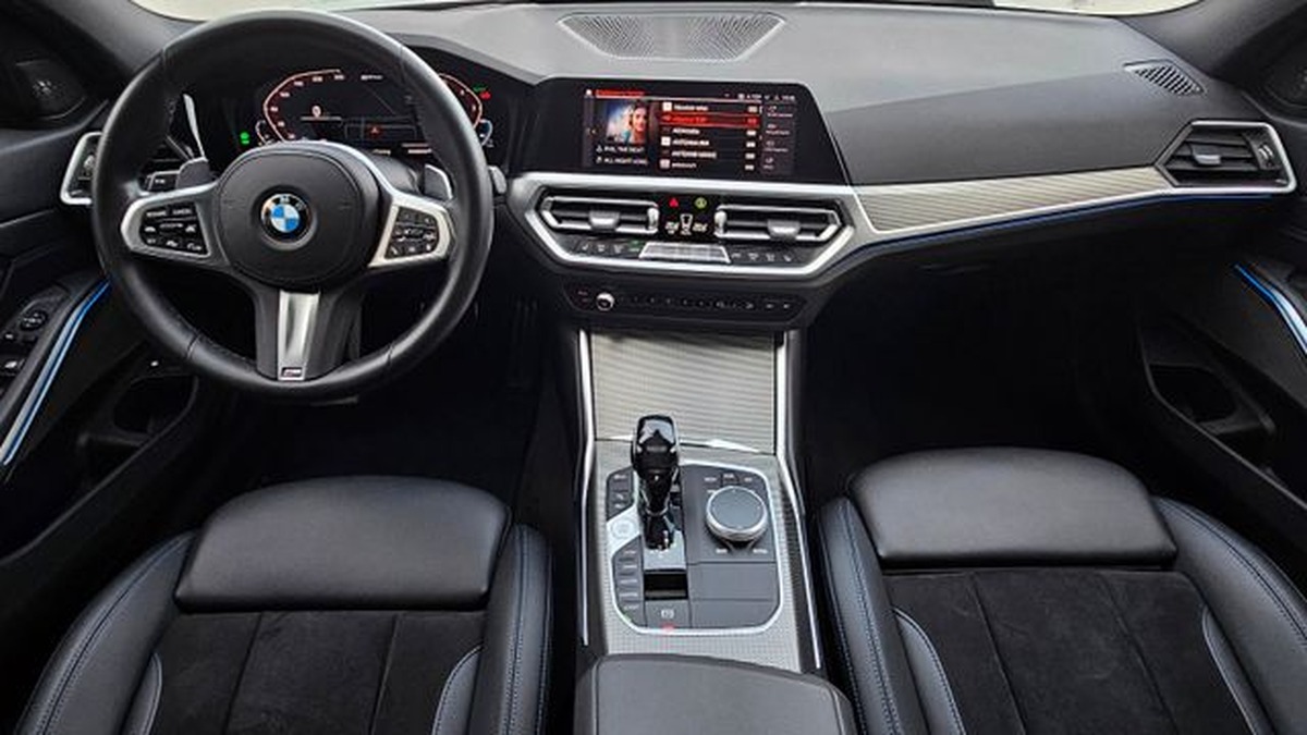 Bmw 330 e xDrive M Sport .