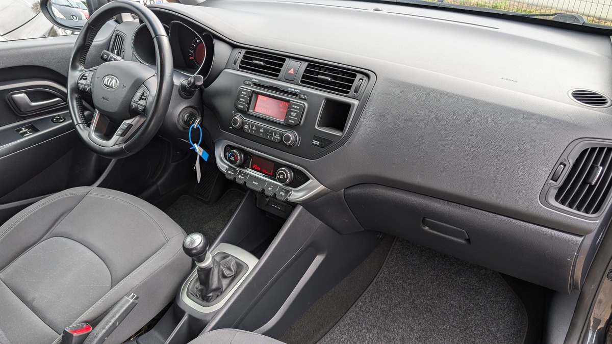 Kia Rio 1.2i 85