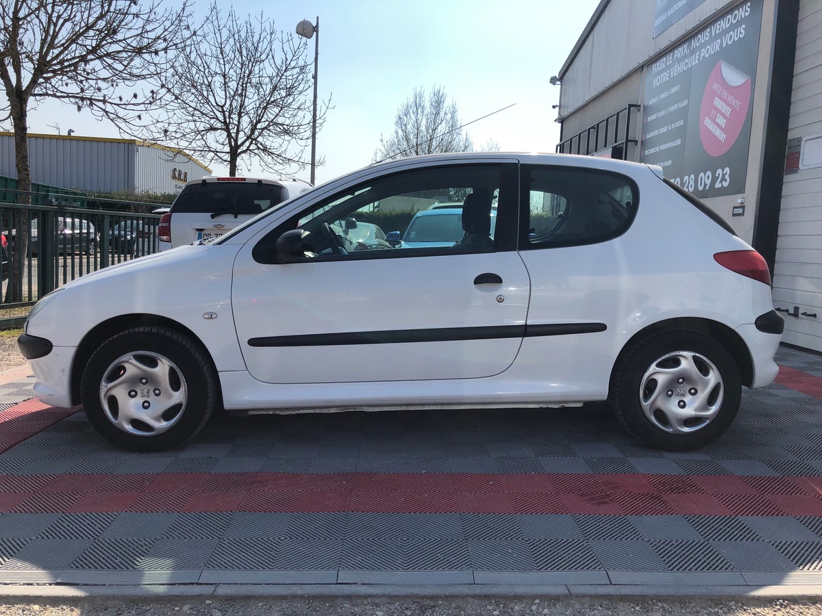 Peugeot 206 1.9 D 70ch clim DA deriv vp b