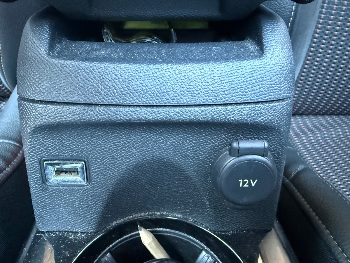 Citroën DS3 CROSSBACK 130 BLUEHDI EAT8 PERFORMANCE LINE, SUIVI COMPLET, CARPLAY