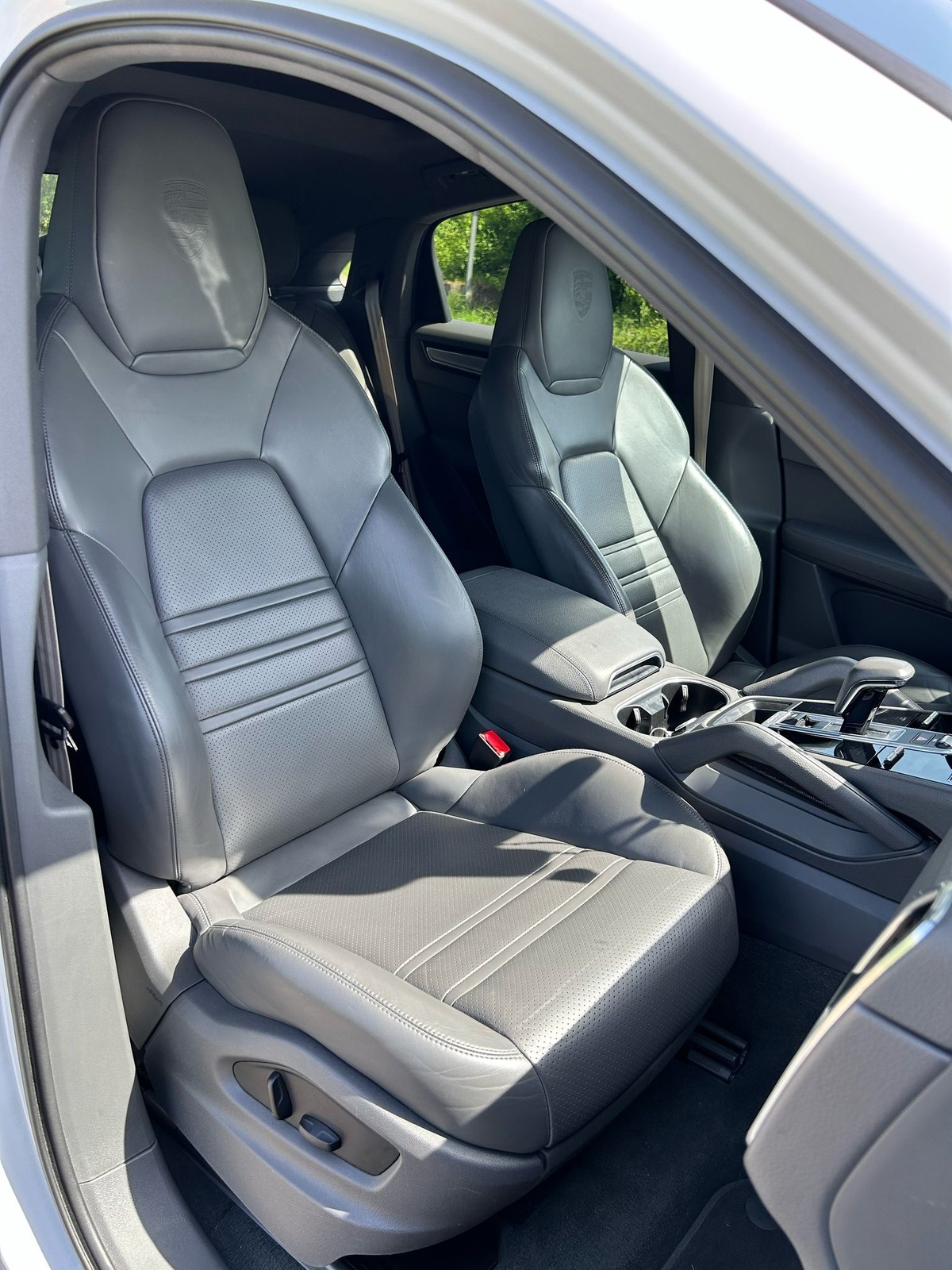 Porsche Cayenne E-Hybrid Coupé Platinum Edition 462 Chevaux