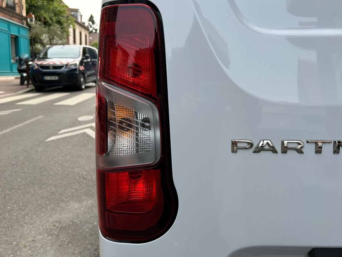 Peugeot Partner III (2) FOURGON 1.5 STANDARD 650 KG PREMIUM BVM6