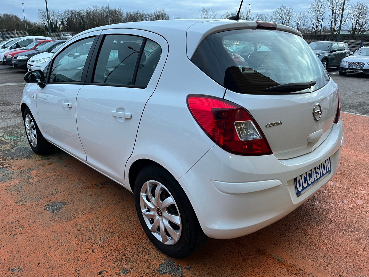 Opel Corsa D 5 portes 1.2 i Twinport 85 ch GRAPHITE 1ERE MAIN