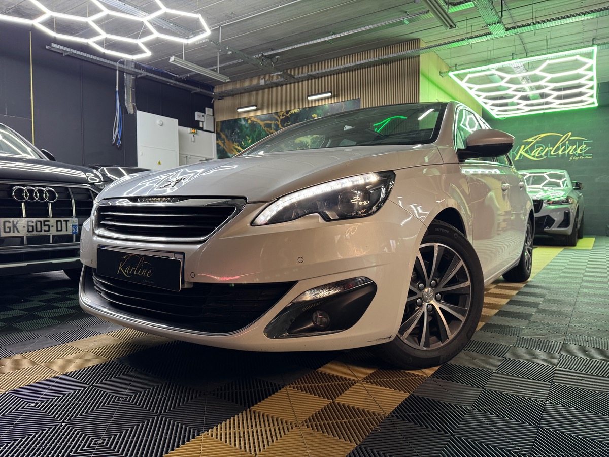 Peugeot 308 1.2 130 cv ETA6 ALLURE I toit panoramique - camera