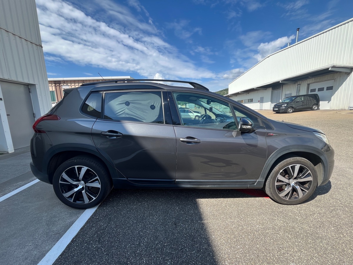Peugeot 2008 1.5 BLUEHDI 120 S&S GT LINE EAT6 + SUIVI COMPLET + ATTELAGE