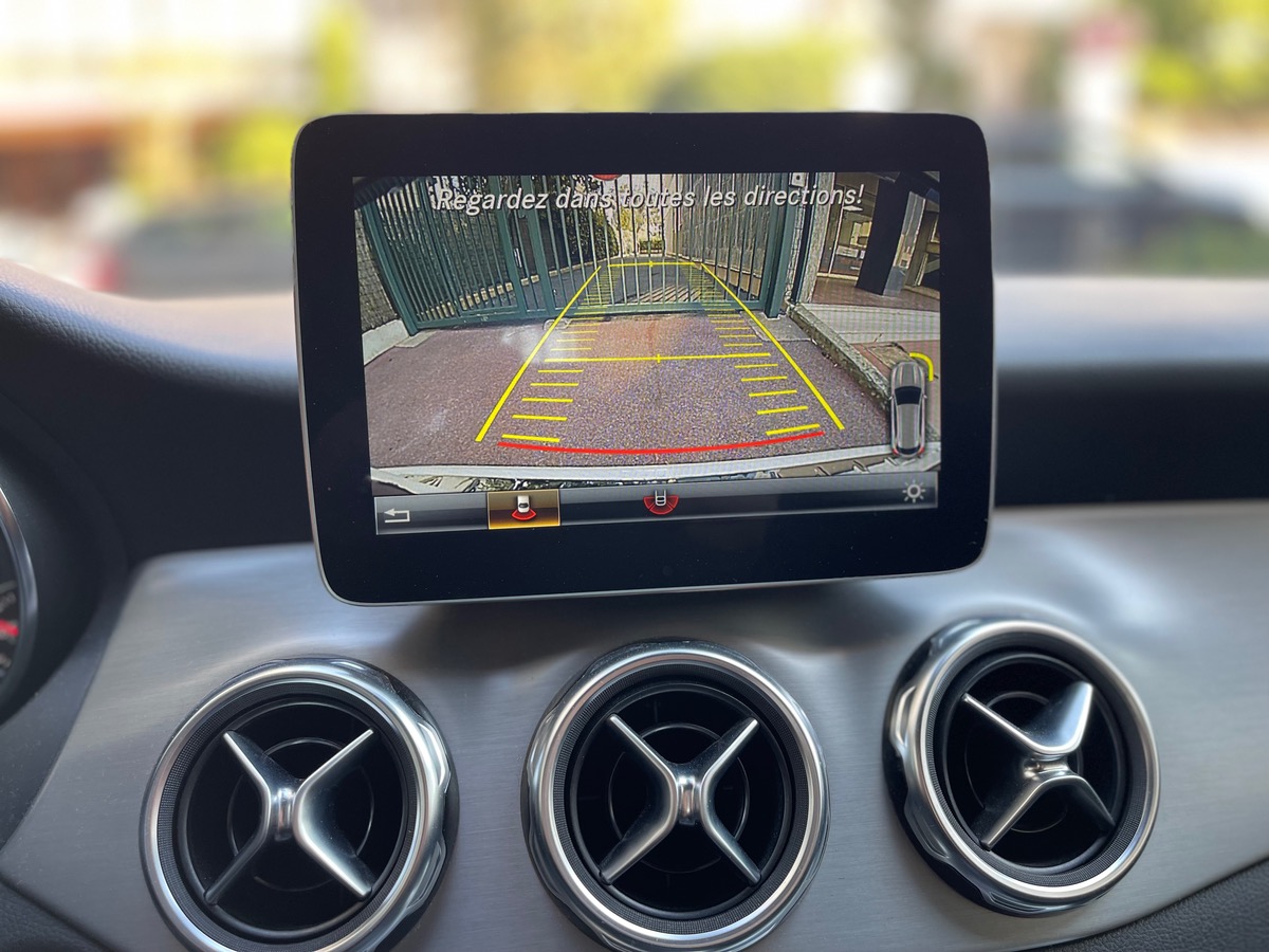 Mercedes Benz GLA 200 156 cv / Phase 2 / AMG / Toit Ouvrant / CarPlay / Jantes Noires