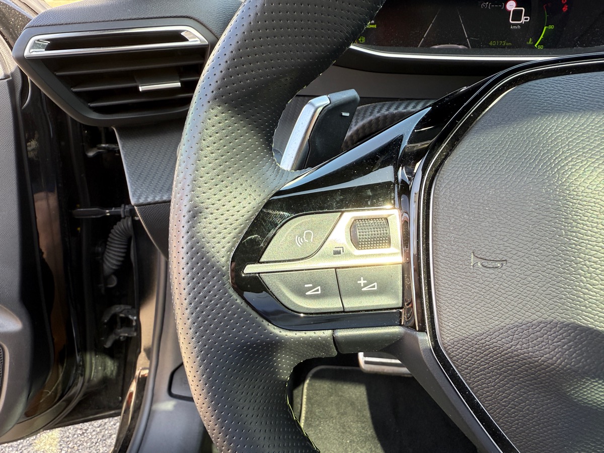 Peugeot 208 1.2 PureTech 130 ch GT Line EAT8, Toit Panoramique, I-Cockpit, Camera de recul