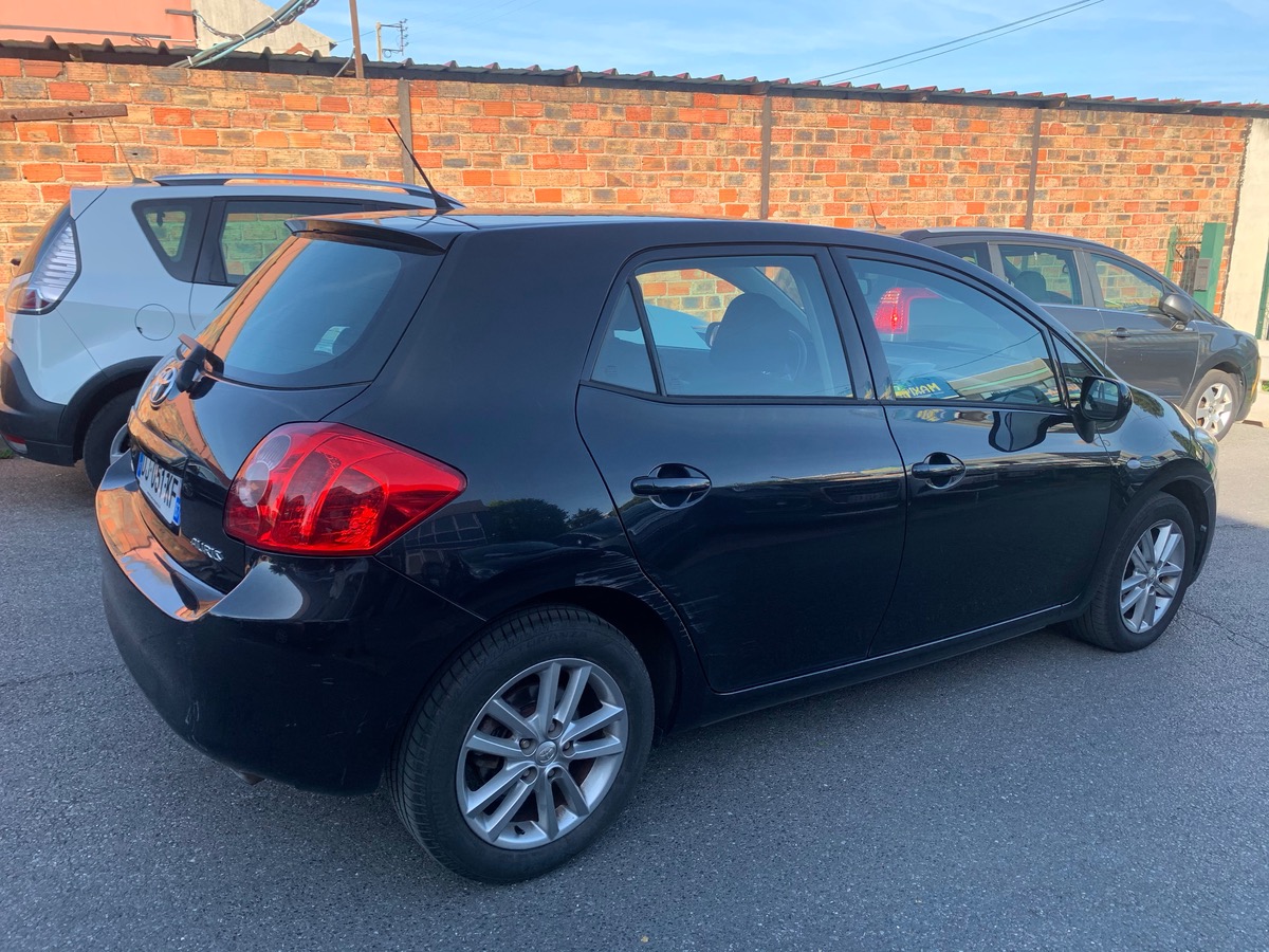 Toyota Auris 2.0 D-4D 126 CV 4X sans frais 