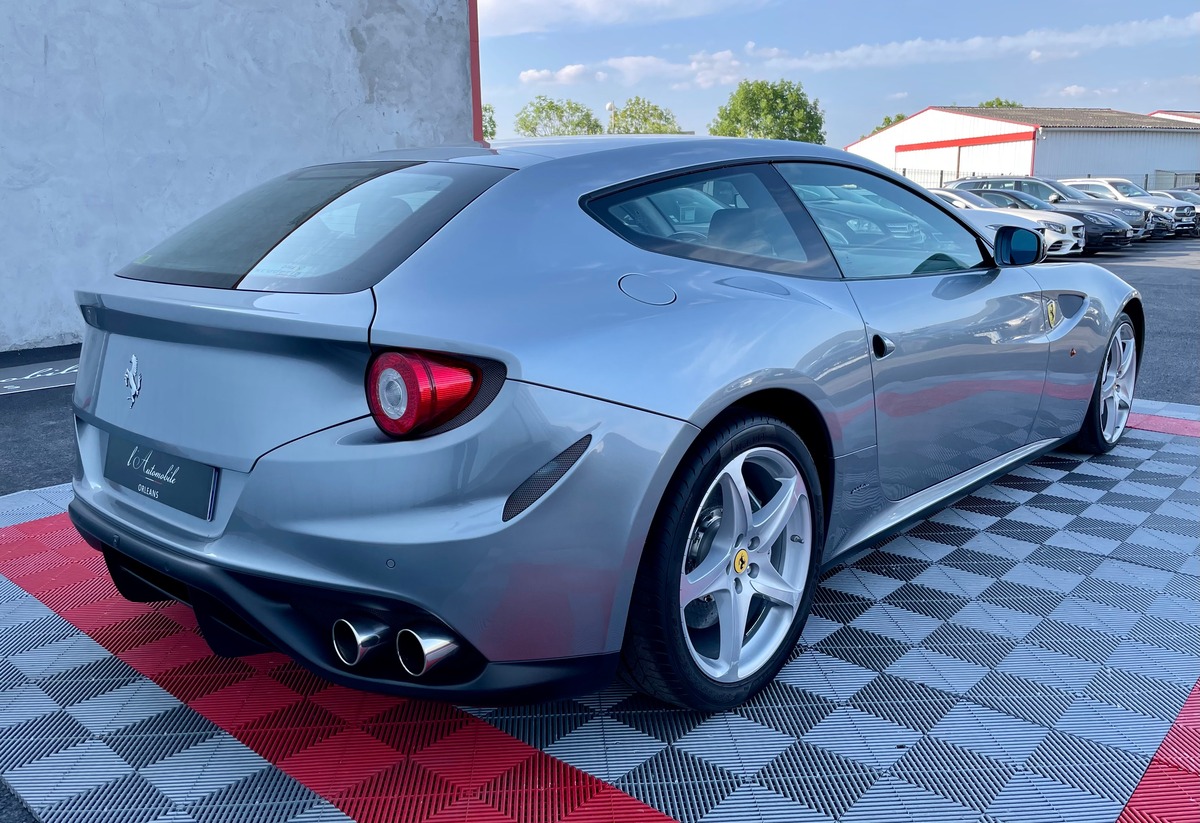 Ferrari Ff V12 4RM 660 FR POZZI