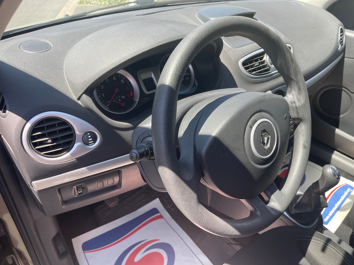 RENAULT Clio IV 1.2 EDITION