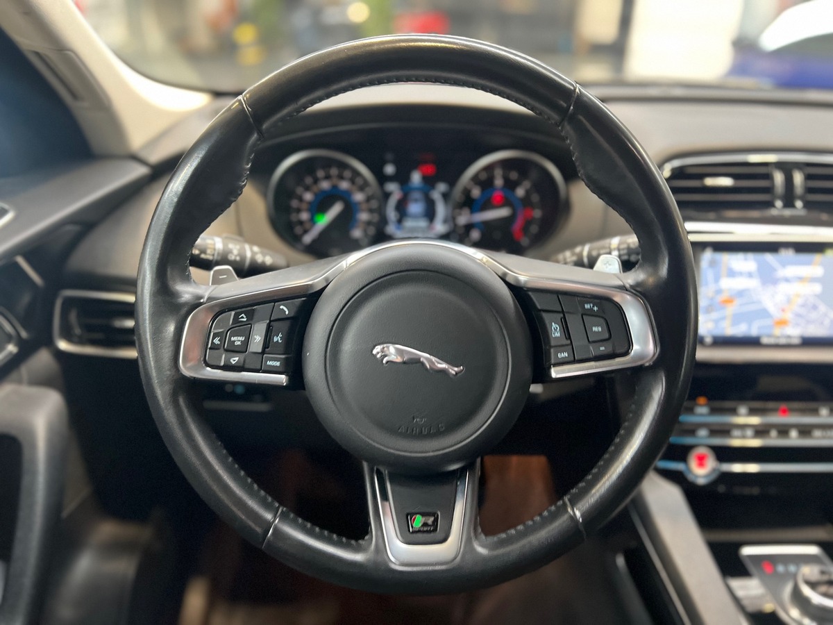 Jaguar F-Pace 2.0 D 180 R-SPORT AWD BVA8