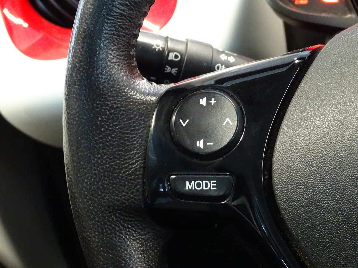 Toyota Aygo II 1.0 VVT-I 69 Ch X-PLAY 5P ( Caméra de recul / Régulateur / Clim )