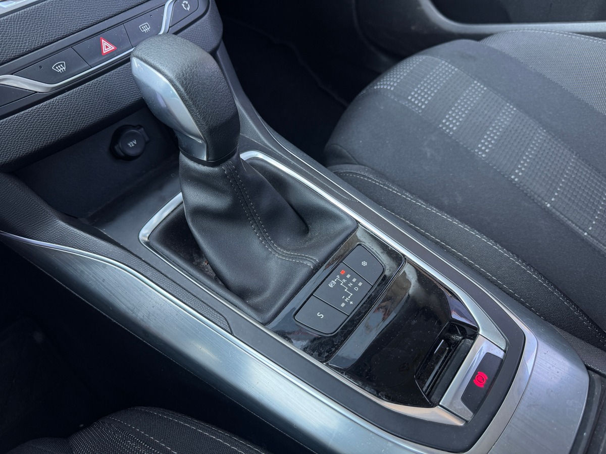 Peugeot 308 Allure II (T9) 1.2 e-THP 130 cv - Boîte auto - Distribution OK