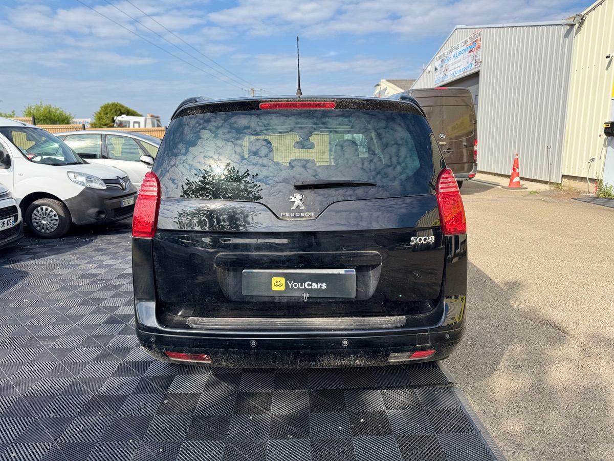 Peugeot 5008 Phase 2 1.6 156 cv Boîte auto 7 PLACES - TOIT PANORAMIQUE - SIEGES CHAUFFANTS