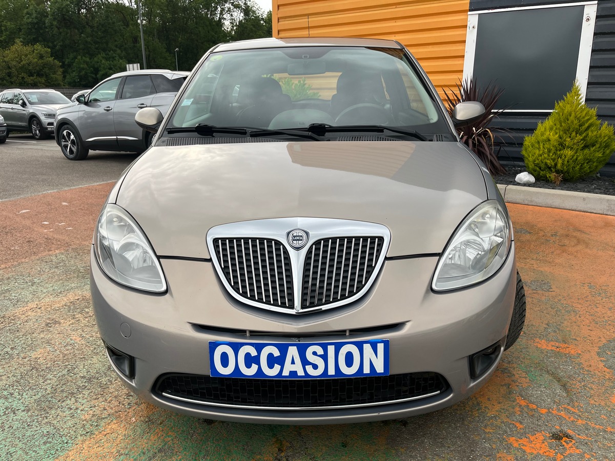 Lancia Ypsilon 1.4 i 95 ch ORO