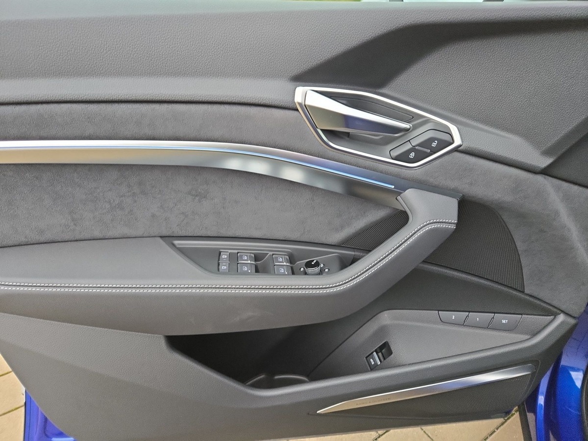 Audi SQ8 e-tron Sportback e-tron 503ch quattro Toit ouvrant Bang&Olufsen Attelage