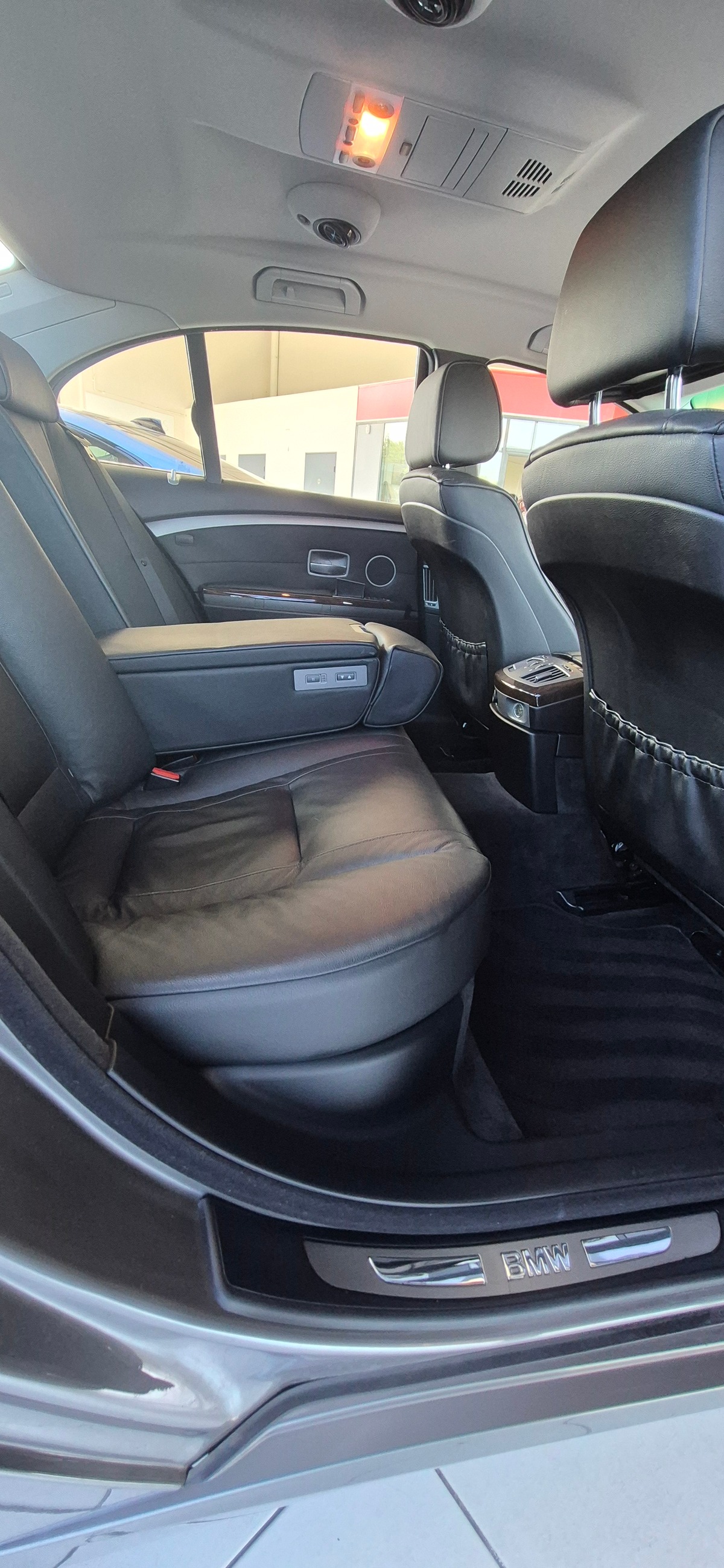 Bmw Série 7 740i 303CV