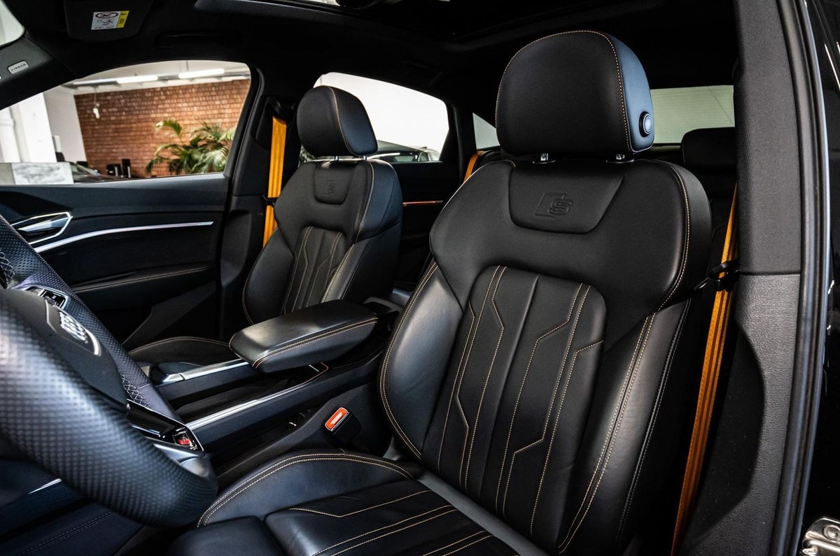 Audi e-tron Sportback 55 408ch S Line e-quattro Black Edition Bang&Olufsen Toit ouvrant