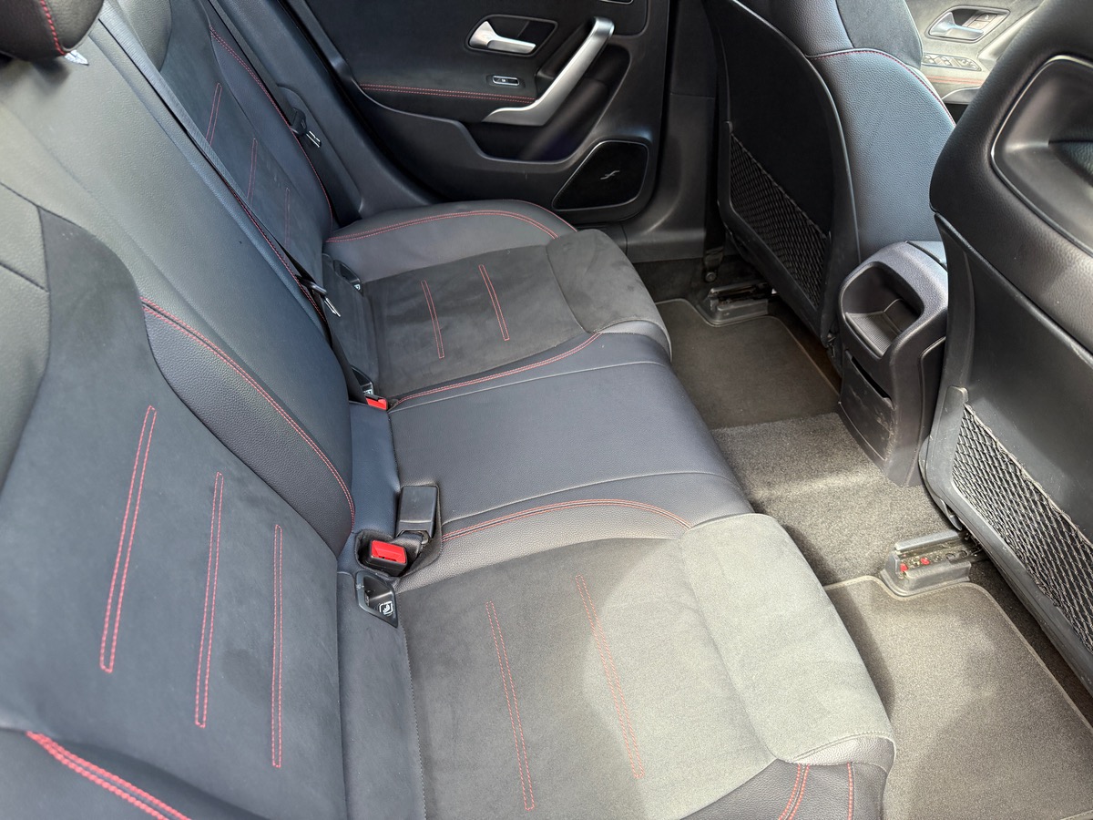 Mercedes-Benz Classe A 180 AMG line 1.3 136 cv, Toit ouvrant, Burnmeister, Sièges chauffants