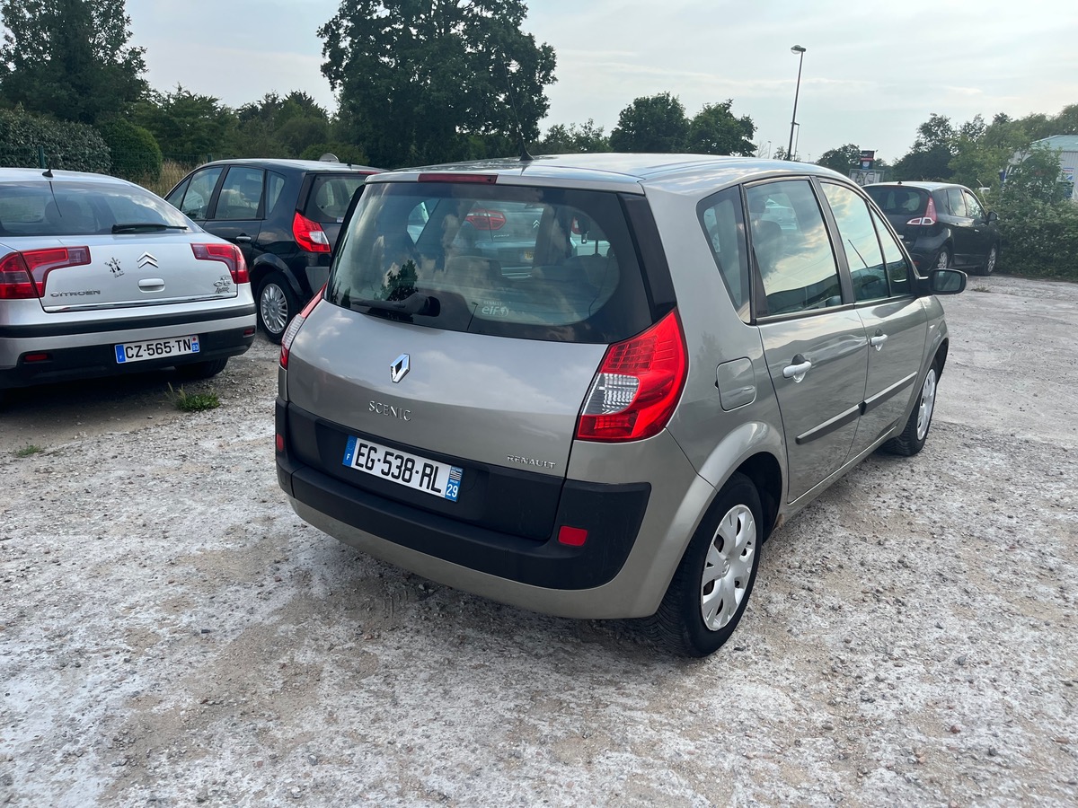 RENAULT Scenic 1.5 dci 201130KM