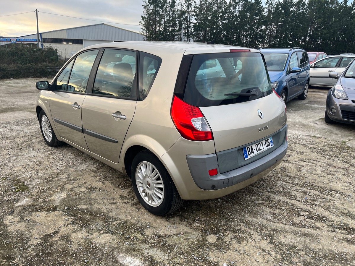 RENAULT Scenic 2.0i 119590km