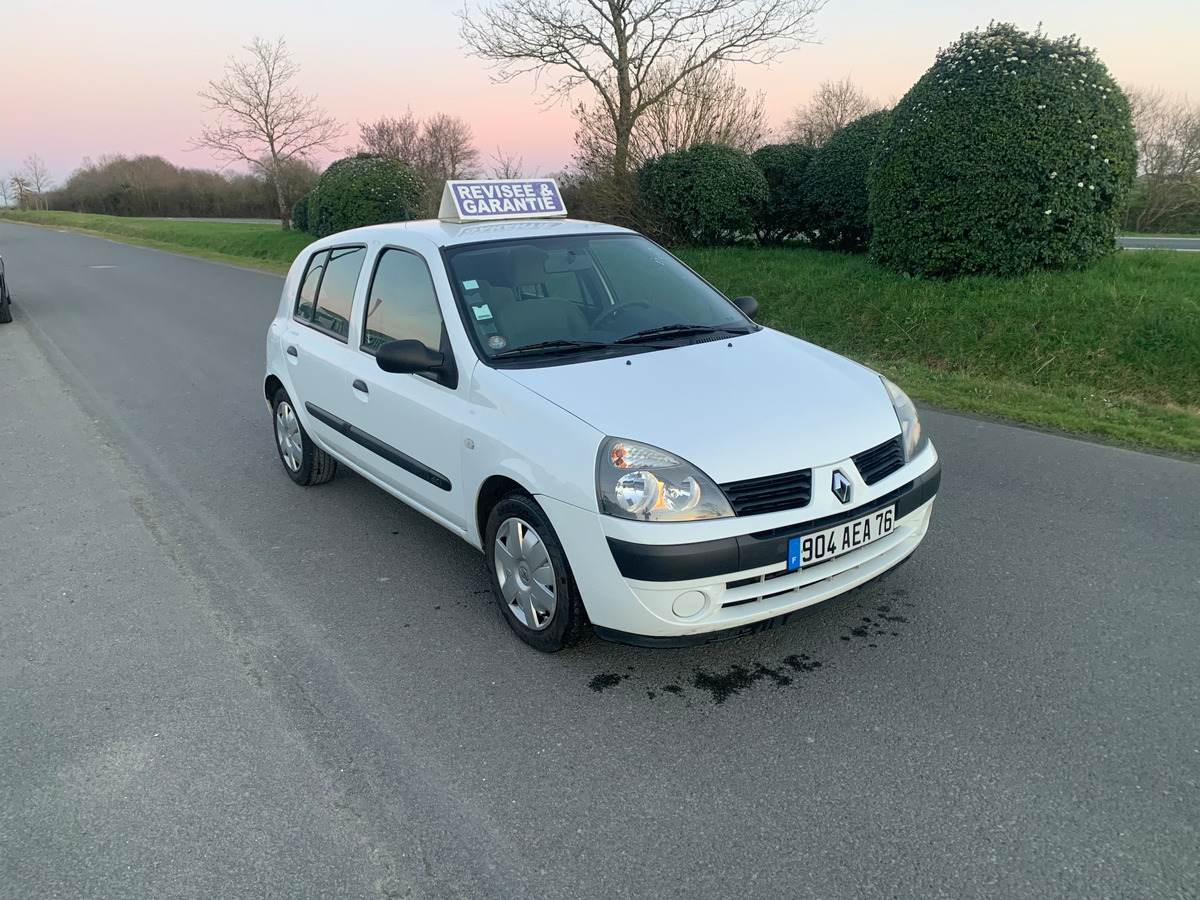 RENAULT Clio 1.5 dci - 65CH 141901 KM